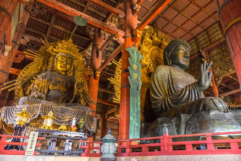 Großer Buddha Daibutsu im Todaiji-Tempel