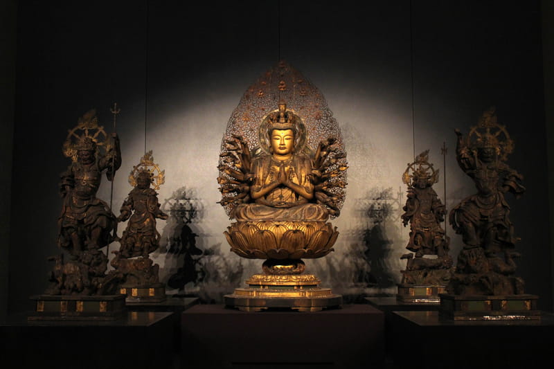 Tokyo Nationalmuseum Buddhastatuen
