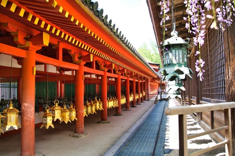 Steinlaternen am Kasuga Taisha Schrein Nara
